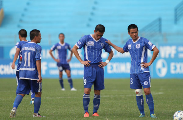 Công Vinh, Thành Lương sững sờ khi CLB BĐHN giải thể